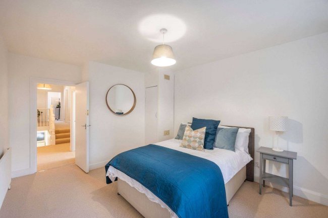 59 Oaklands Road, Cricklewood, London NW2 6DJ 1