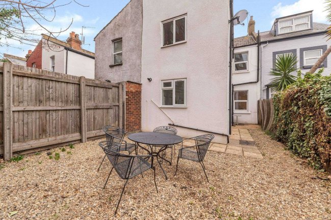 59 Oaklands Road, Cricklewood, London NW2 6DJ 1