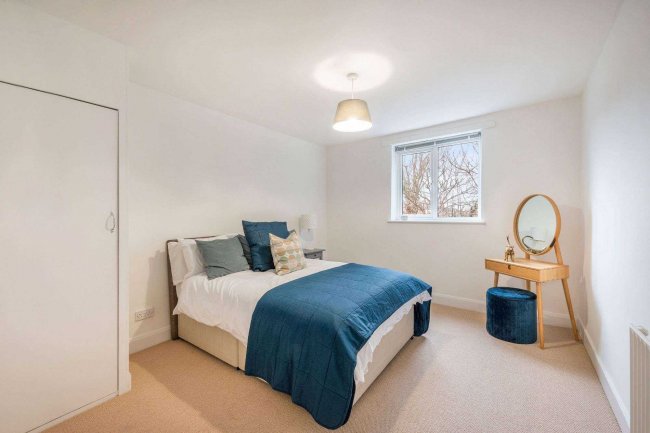 59 Oaklands Road, Cricklewood, London NW2 6DJ 1