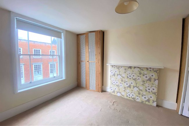 31 -32  East Street, Chichester, West Sussex PO19 1HS 1