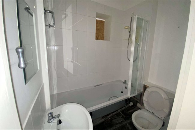 31 -32  East Street, Chichester, West Sussex PO19 1HS 1