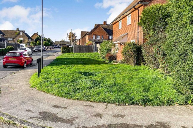 Land adjacent 31 Hedge Hill, Enfield, EN2 8RU
 3