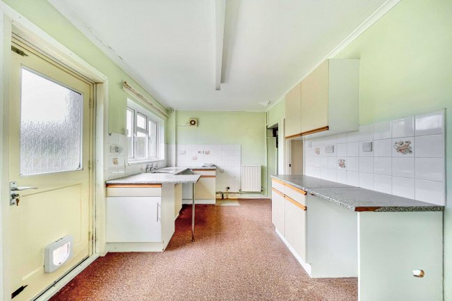 145 Avalanche Road, Southwell, Portland, DT5 2DL 2