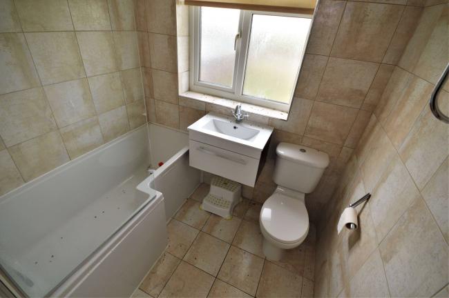 Bellaviews, Clacton Road, Horsley Cross, Manningtree, CO11 2NR 5