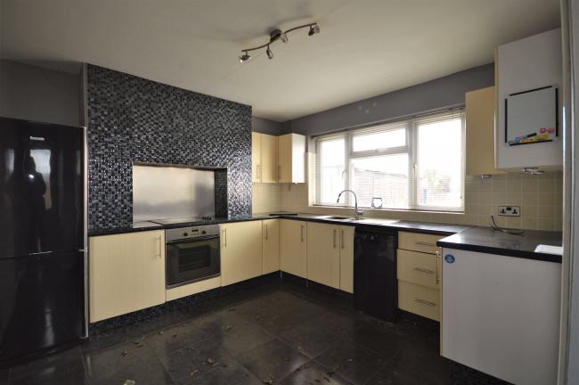 Bellaviews, Clacton Road, Horsley Cross, Manningtree, CO11 2NR 5