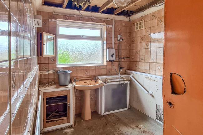 43 Blandford Avenue, Birmingham, West Midlands, B36 9HY 10