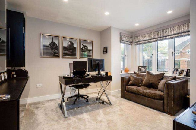 184a Finchampstead Road, Wokingham, RG40 3EY 8