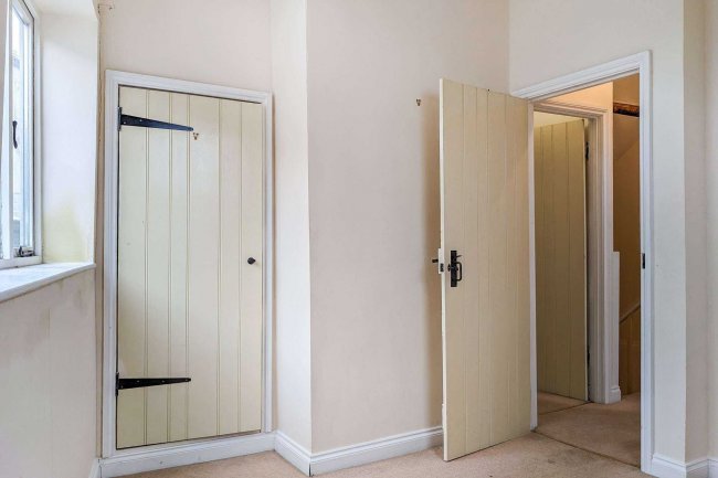 1 The Courtyard, 19 Lower Galdeford, Ludlow, SY8 1RN 7