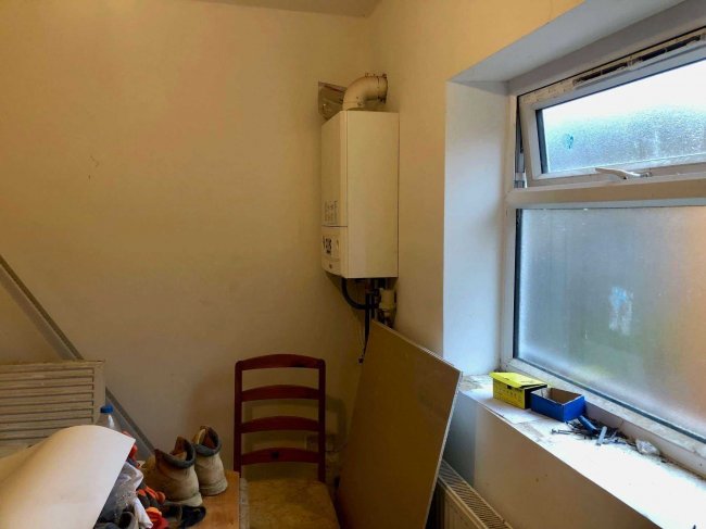 Buildings to the rear of 214 and 214A Willow Road, Enfield, EN1 3AT 2