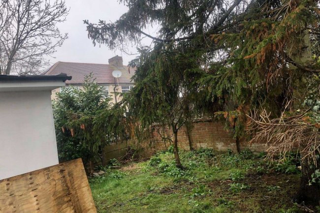 Buildings to the rear of 214 and 214A Willow Road, Enfield, EN1 3AT 2