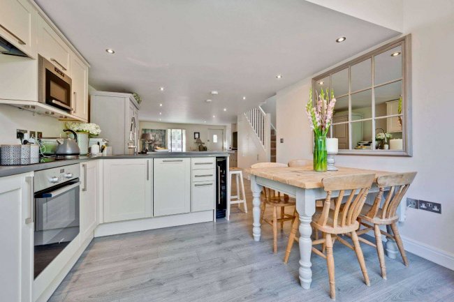 5 Dawes Court, Esher, Surrey KT10 9QD 9