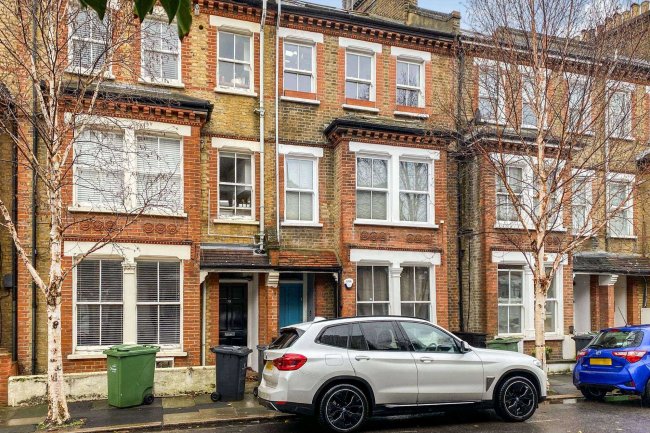 Top Floor Flat, 75 Heyford Avenue, Vauxhall, London, SW8 1EB 4