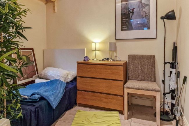 Portfolio of Four Flats in 17 Rosendale Road, London SE21 8DS 8