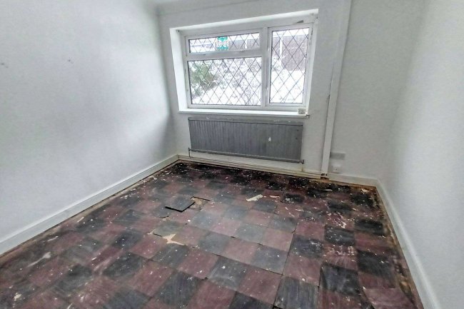 51 Springfield Road, Barlow, Dronfield, Derbyshire, S18 7SQ 2