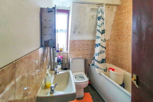 19A The Broadway, Wembley HA9 8JU  6