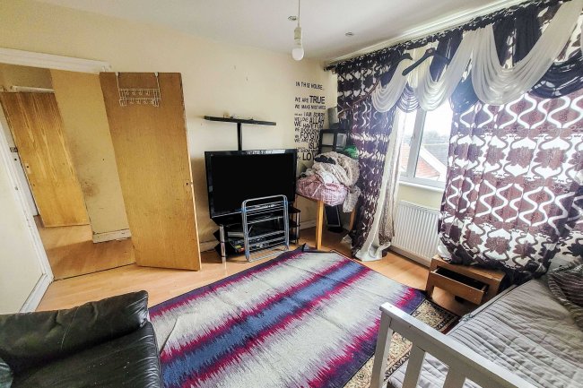 119 Byron Way, Northolt, UB5 6AZ 10