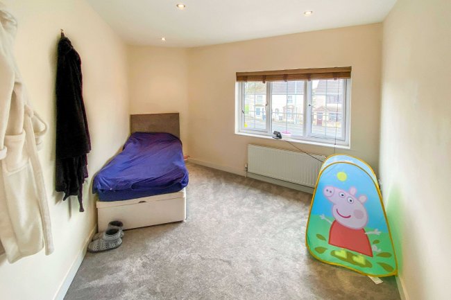 541a Cricklade Road, Swindon, SN2 1AH 8