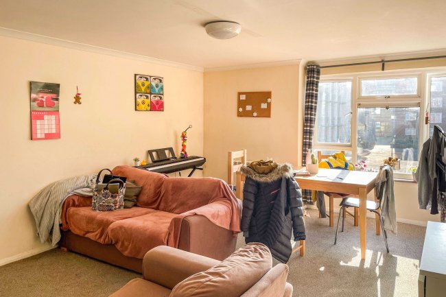 32 Bedford House, Onslow Street, Guildford GU1 4TL 1