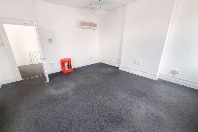 172 King Street, London W6 0QU 7