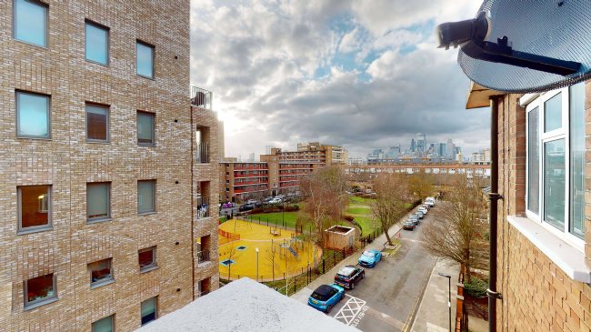 25 Anne Goodman House, Jubilee Street, Stephney, London E1 3ER 9