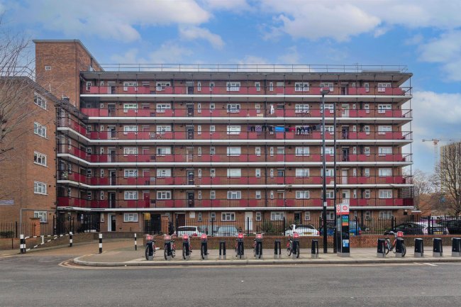 25 Anne Goodman House, Jubilee Street, Stephney, London E1 3ER 9