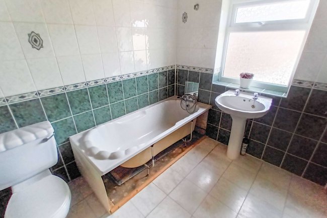 4 Havers Road, Manchester M18 8UN  10