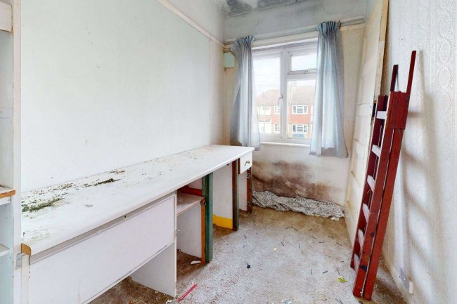 39 Gaston Way, Shepperton TW17 8EZ  6