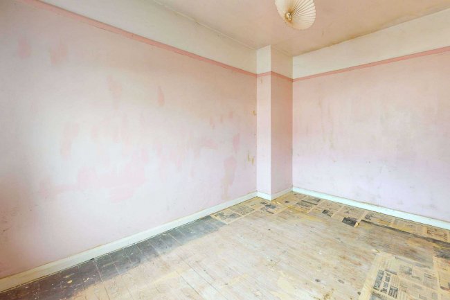 39 Gaston Way, Shepperton TW17 8EZ  6