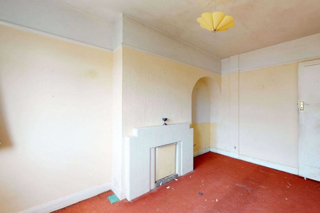 39 Gaston Way, Shepperton TW17 8EZ  6