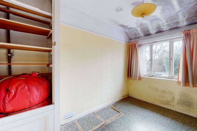 39 Gaston Way, Shepperton TW17 8EZ  6