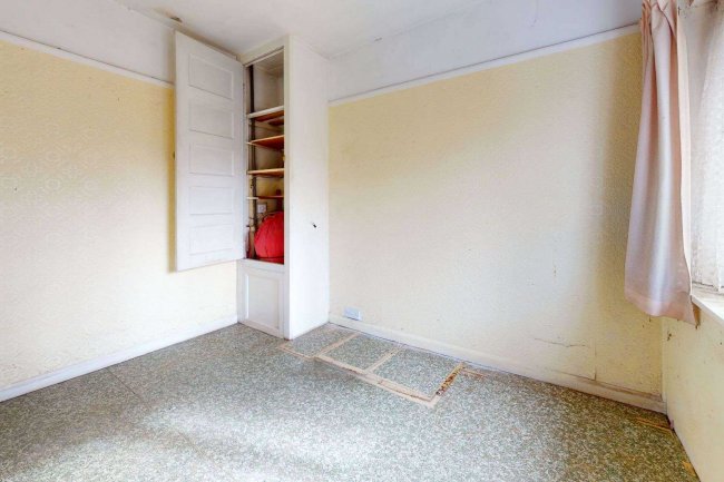 39 Gaston Way, Shepperton TW17 8EZ  6