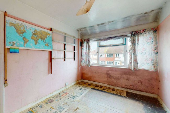 39 Gaston Way, Shepperton TW17 8EZ  6