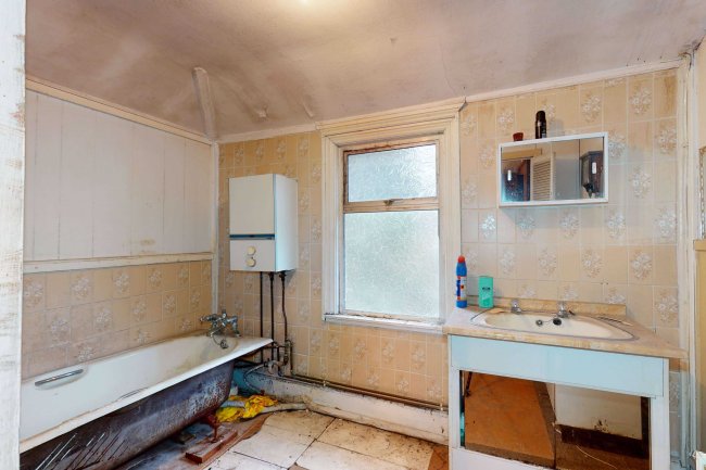 51 St Donatts Road, New Cross, London SE14 6NU 1