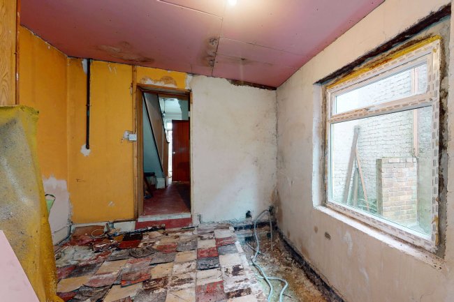 51 St Donatts Road, New Cross, London SE14 6NU 1