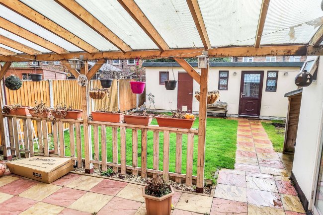 42 Bridgwater Road, Romford RM3 7UB 3