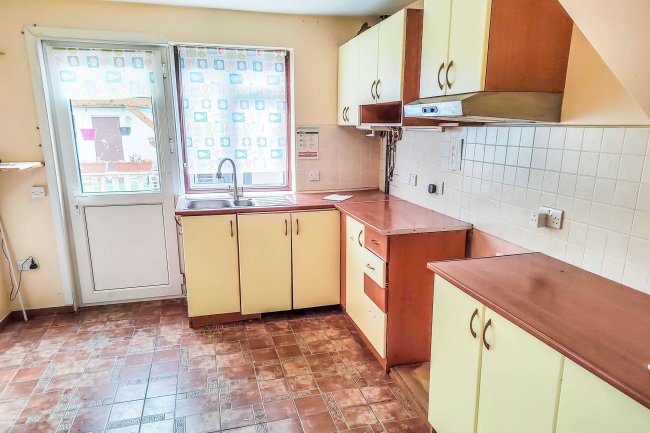 42 Bridgwater Road, Romford RM3 7UB 3