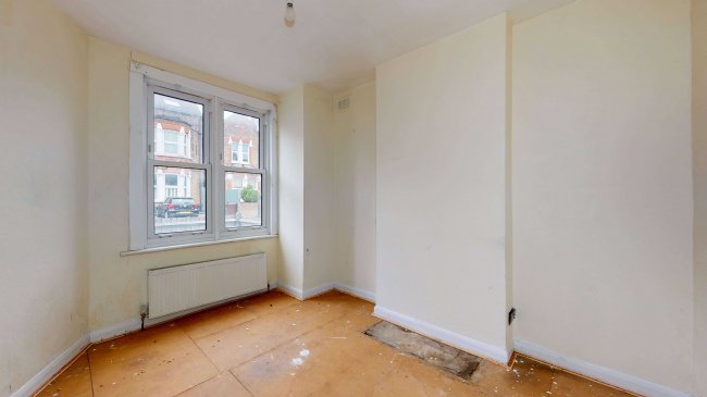 25 Robinson Road, Tooting, London SW17 9DL 4