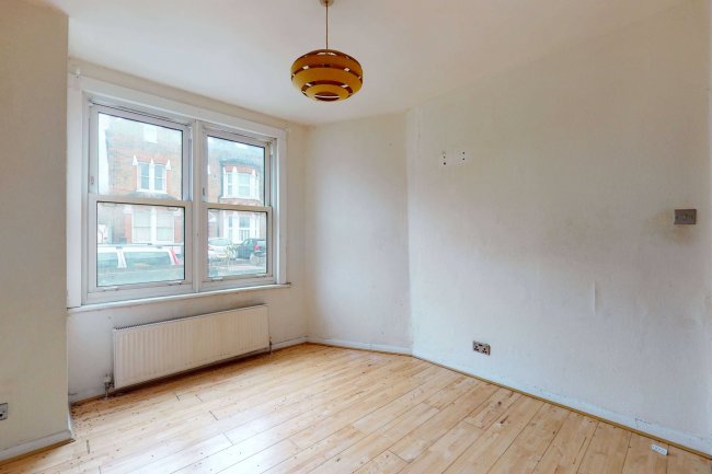 25 Robinson Road, Tooting, London SW17 9DL 4