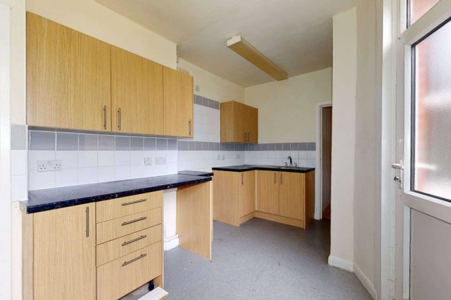 25 Robinson Road, Tooting, London SW17 9DL 4