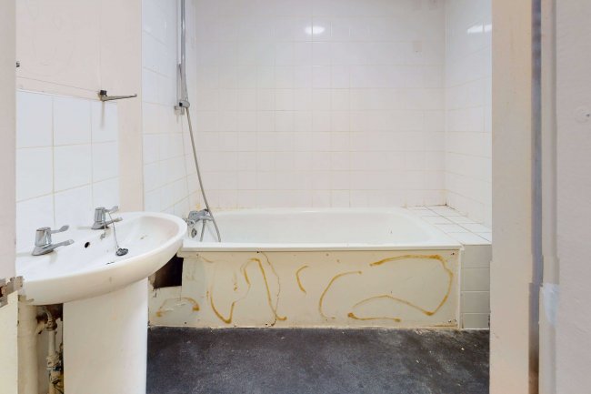 240a Cavendish Road, Balham, London SW12 0BU 3