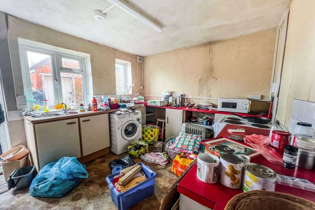 163 Butts Hill Road, Woodley, Reading, Berkshire, RG5 4NX
 9