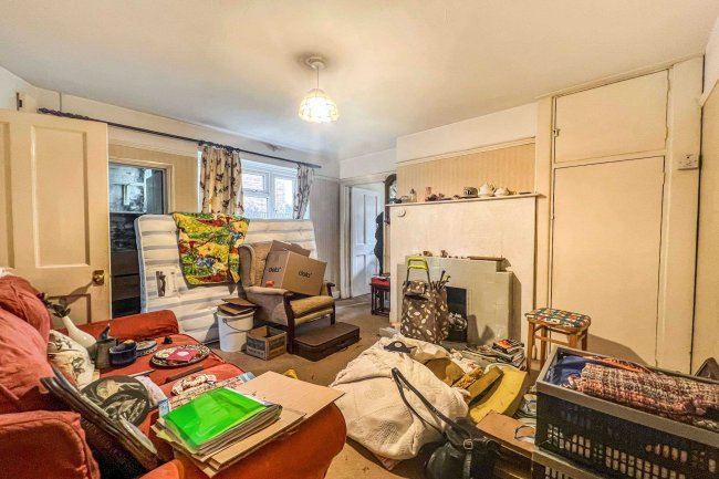 163 Butts Hill Road, Woodley, Reading, Berkshire, RG5 4NX
 9