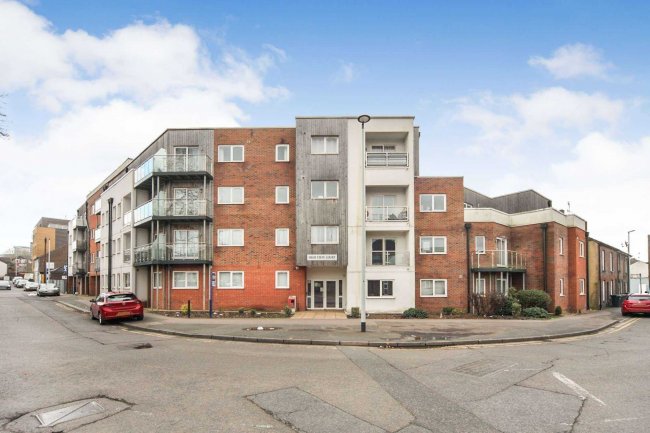 30 Highview Court, Dudley Street, Luton, Bedfordshire, LU2 0FR 4