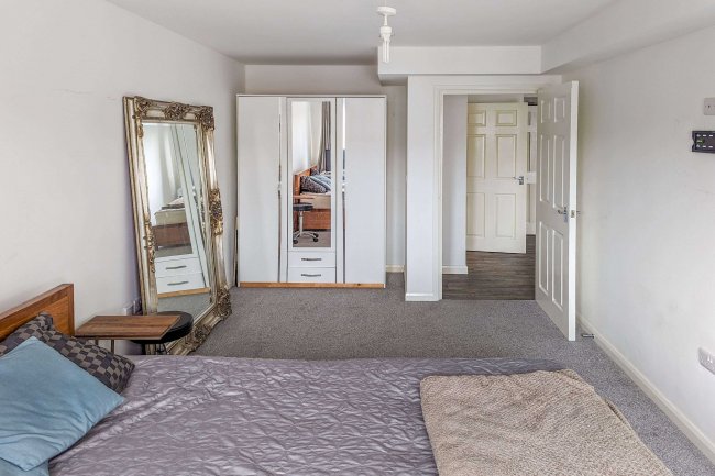 30 Highview Court, Dudley Street, Luton, Bedfordshire, LU2 0FR 4