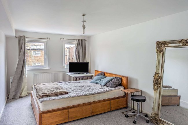 30 Highview Court, Dudley Street, Luton, Bedfordshire, LU2 0FR 4