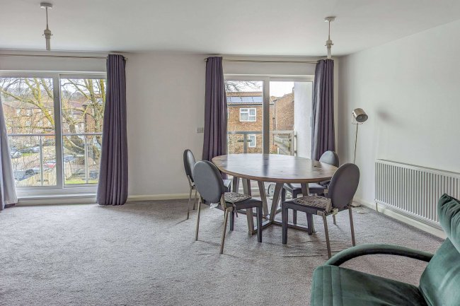 30 Highview Court, Dudley Street, Luton, Bedfordshire, LU2 0FR 4