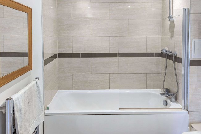 30 Highview Court, Dudley Street, Luton, Bedfordshire, LU2 0FR 4