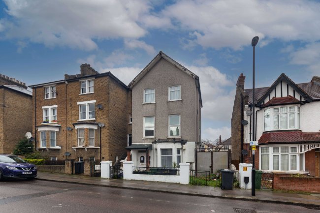 17b Westdown Road, Catford, London, SE6 4RL 7