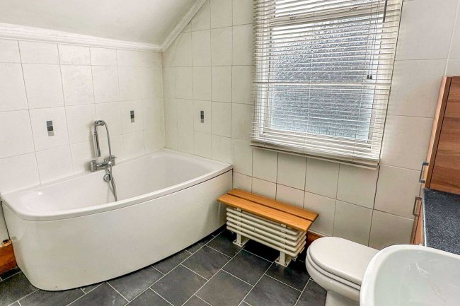 49 Mitcham Road, Croydon CR0 3RW 5