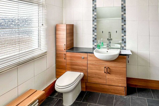 49 Mitcham Road, Croydon CR0 3RW 5